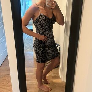 🔴5 for $25- GUESS M/L Leopard Print Spaghetti Strap Dress